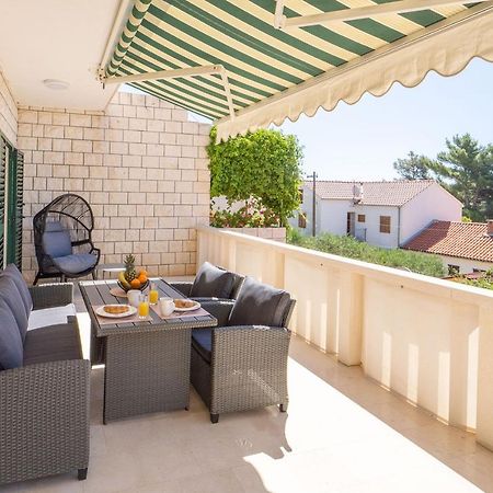 Apartments Jelavic Бол Экстерьер фото