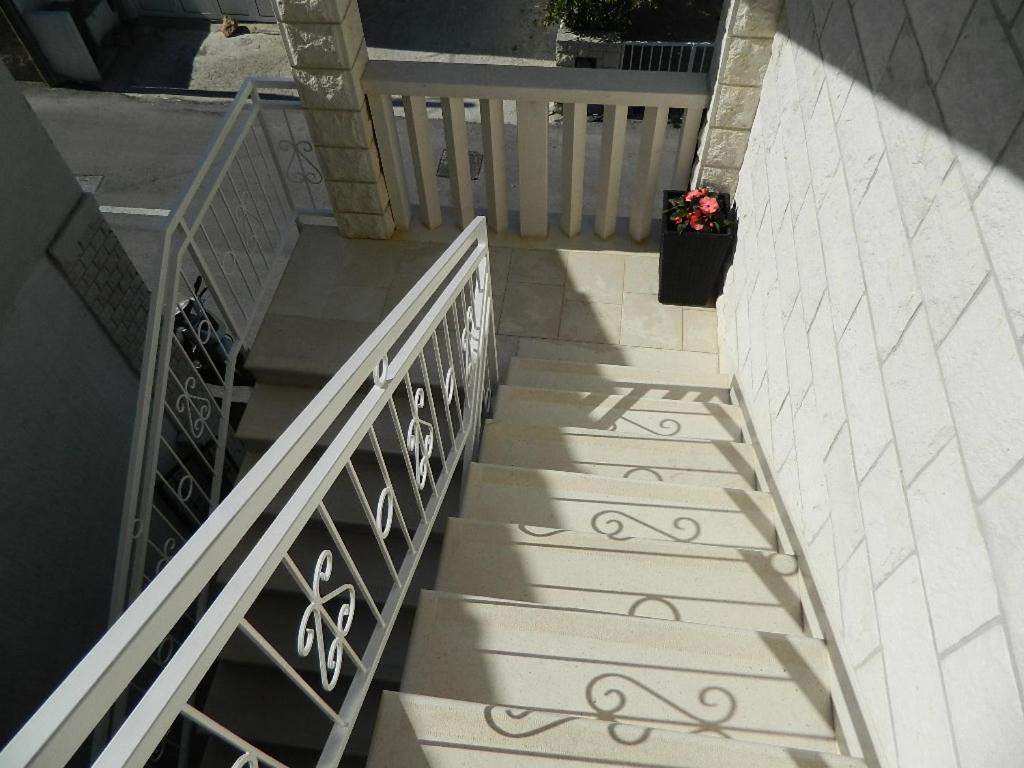 Apartments Jelavic Бол Экстерьер фото