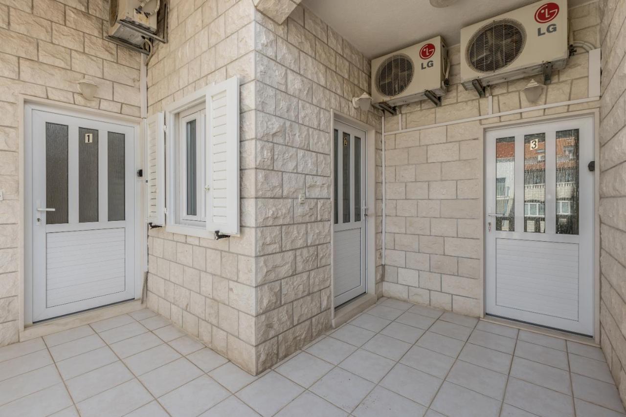 Apartments Jelavic Бол Экстерьер фото