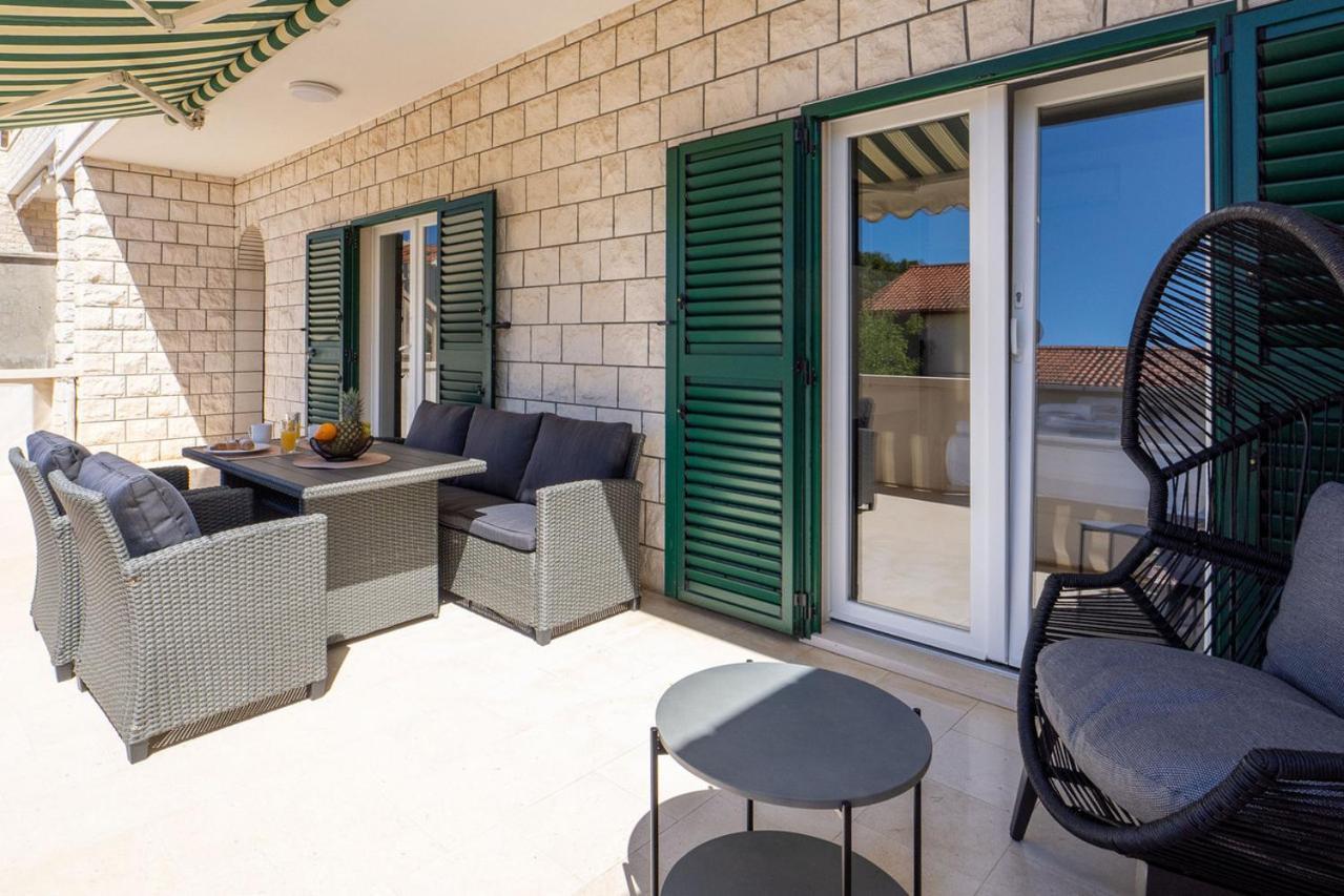 Apartments Jelavic Бол Экстерьер фото